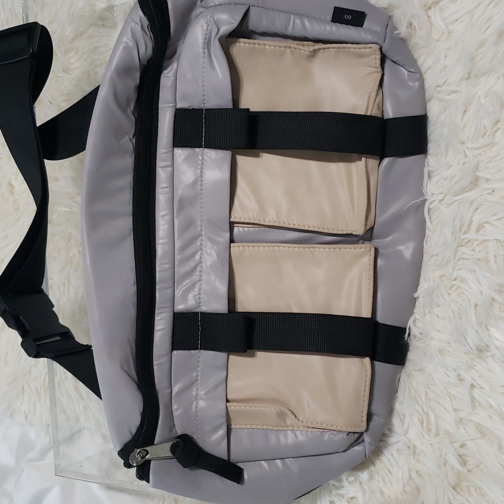 Urban Outfitters Nylon Strappy Travel Fannie Pack Bag - Picture 1 of 8